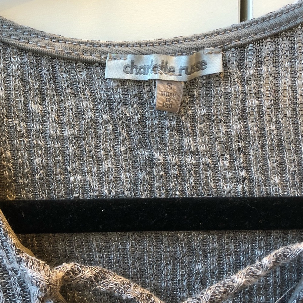 Lace-Up Ribbed Grey Top - Picture 3 of 3